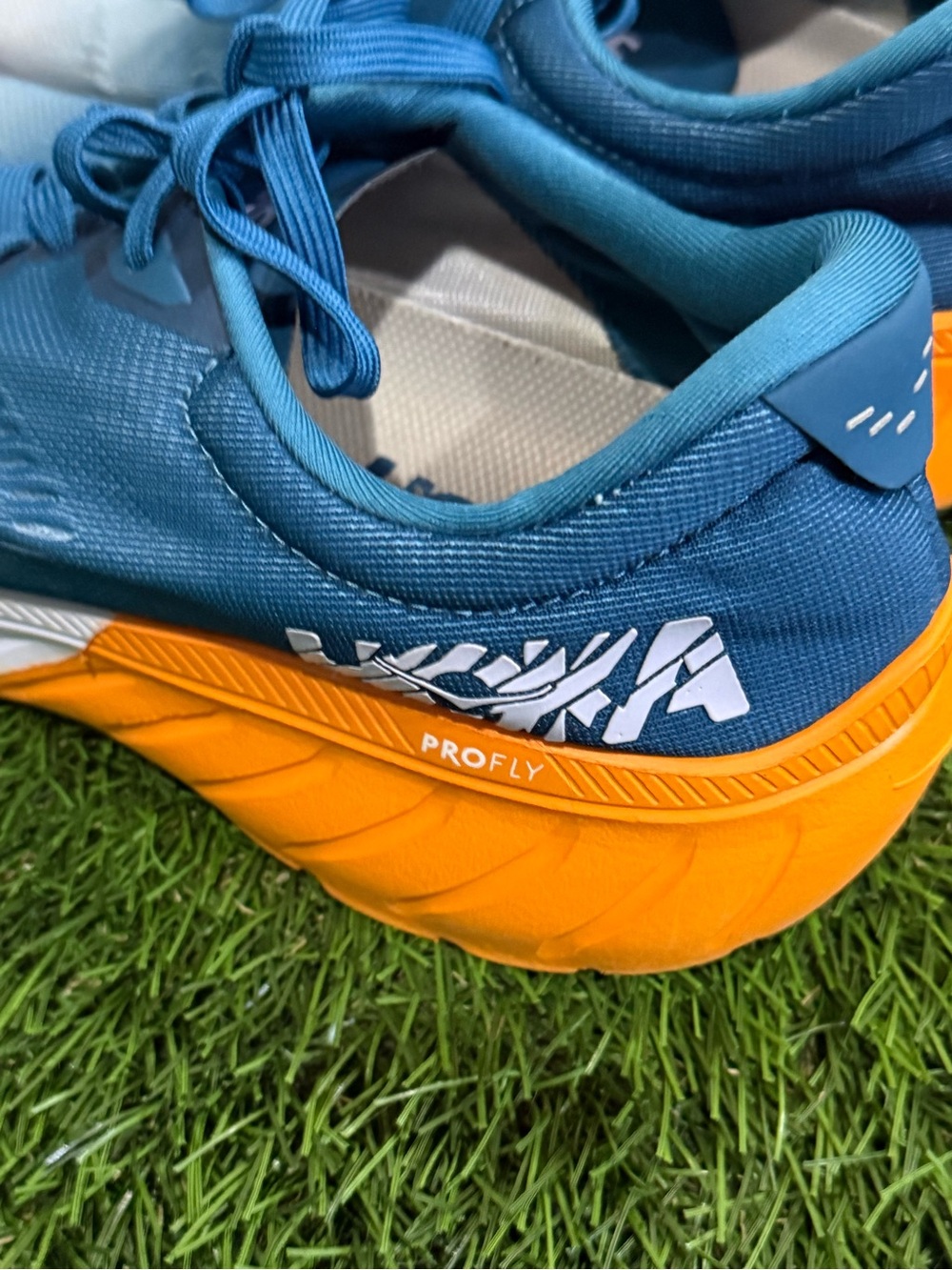 HOKA Pro Fly Trainers Shoes